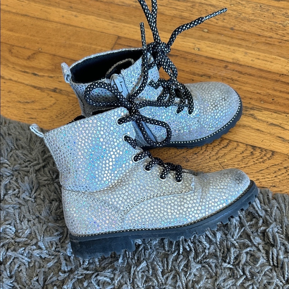 Cynthia Rowley Toddler Silver Combat Lace Boots Size 8